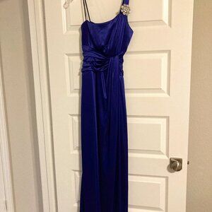 Purple Formal Long Dress with a Decorative Glass Brooch